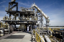 Σωλήνες εγκαταστάσεων σε πλοίο που μεταφέρει φυσικό αέριο