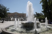 Ο καιρός σήμερα: Το σιντριβάνι της πλατείας Συντάγματος