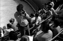 Αφιέρωμα στο έργο του φωτογράφου William Klein που έφυγε από τη ζωή σε ηλικία 96 ετών - Πώς άλλαξε με το στιλ του τη φωτογραφία του 20ού αιώνα