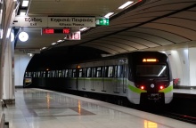 Συρμός σε σταθμό του μετρό