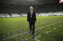 O Λοράν Μπλαν στον Ολυμπιακό; Όλα τα σενάρια για τον επόμενο προπονητή του πειραϊκού συλλόγου - Έντονη ονοματολογία μετά την ήττα από τον Άρη που κόστισε τη θέση του Κορμπεράν. 