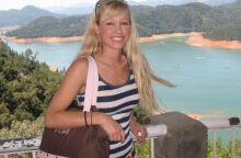 Η Σέρι Παπίνι, η οποία σκηνοθέτησε την απαγωγή της, καταδικάστηκε σε 18 μήνες φυλάκιση.