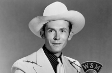 Hank Williams: Ο Γιάννης Πετρίδης γράφει για τη ζωή και το έργο του μεγάλου μουσικού που πέθανε σε ηλικία 30 ετών