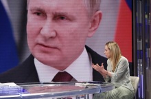 Εκλογές στην Ιταλία: Οι ακραίες νεοφασιστικές απόψεις της Τζόρτζια Μελόνι, η άνοδος της ακροδεξιάς και του λαϊκισμού στην Ευρώπη, ο φιλοπουτινισμός ως συγκολλητική ουσία.