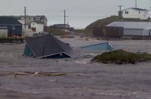 Καναδάς - O κυκλώνας Φιόνα σαρώνει τα πάντα στο πέρασμά του: Πάνω από 500 χιλιάδες νοικοκυριά έμειναν χωρίς ρεύμα. Το μήνυμα του Τζάστιν Τριντό.