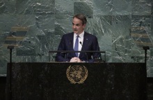 Το πολιτικό προβάδισμα της κεντροδεξιάς, η στάση του Κυριάκου Μητσοτάκη απέναντι στα μεγάλα προβλήματα, ο αντίλογος της αντιπολίτευσης.