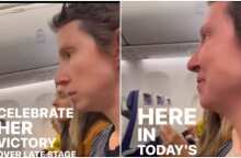 Πιλότος καλωσόρισε σε πτήση μια γυναίκα που νίκησε τον καρκίνο του μαστού, κάνοντας τους επιβάτες να χειροκροτήσουν και την ίδια να δακρύσει.  