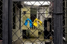 Εκκλήσεις για… συγκεντρώσεις υπέρ της «ειρήνης», ενώ το καθεστώς υποχωρεί