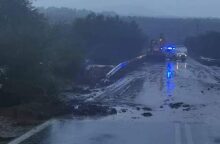 Προβλήματα σε δρόμους στη Λέσβο από την κακοκαιρία Bogdan 
