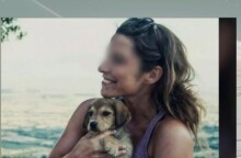 H 31χρονη μητέρα που δολοφονήθηκε από τον πρώην σύντροφό της στην Καβάλα κρατά στην αγκαλιά της ένα σκυλάκι