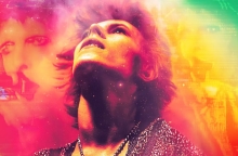 Moonage Daydream: Η Μανίνα Ζουμπουλάκη είδε την ταινία του Brett Morgern για τον David Bowie και μεταφέρει εντυπώσεις ως fan.