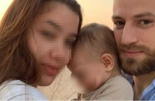 Ο Μπάμπης Αναγνωστόπουλος με την Καρολάιν Κράουτς και την κόρη του