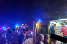 Τροχαίο ατύχημα στη Ρόδο - Ασθενοφόρο και συγκεντρωμένος κόσμος στο σημείο
