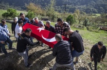 Φέρετρο με νεκρό ανθρακωρύχο στην Τουρκία