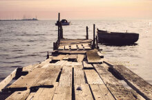 Βάρκα μακριά από την προκυμαία