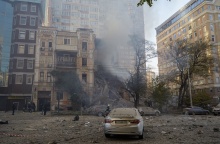 Καταστροφές μετά από βομβαρδισμούς στο Κίεβο