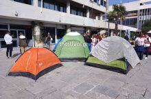 Σκηνές έξω από την Πρυτανεία του ΑΠΘ για τα υψηλά ενοίκια