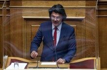 ΣΥΡΙΖΑ: Αίτημα σύγκλησης της επιτροπής πόθεν έσχες για τον Ανδρέα Πάτση - Πώς σχολίασε τη διαγραφή το ΠΑΣΟΚ - Διατηρεί τη βουλευτική έδρα του ως ανεξάρτητος. 