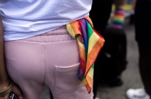 Ρωσία: Το κοινοβούλιο ψήφισε νόμο που απαγορεύει «προπαγάνδα υπέρ των ΛΟΑΤΚΙ» και μεταξύ ενηλίκων – Ελαχιστοποιούνται τα δικαιώματα των ομοφυλόφιλων ατόμων.