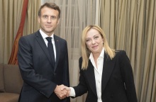 Η Ιταλίδα πρωθυπουργός Τζόρτζια Μελόνι περιέγραψε την πρώτη της συνάντηση μετά τις εκλογές με τον πρόεδρο της Γαλλίας, Εμανουέλ Μακρόν.