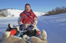 «Στη χώρα του πάγου και της φωτιάς»: Το ντοκιμαντέρ της Δήμητρας Ζήρου για τη σύγχρονη ζωή των Sámi