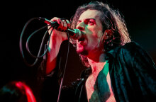 Nightfall: Η πρώτη συναυλία ελληνικής metal μπάντας με support ξένο συγκρότημα, το 1998, στην Αθήνα, στο Ρόδον Club, μέσα από σπάνιες φωτογραφίες του Χρήστου Κισατζεκιάν