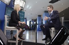 Την απόφασή του να απαγορεύσει την χρήση συστημάτων παρακολούθησης στην Ελλάδα ανακοίνωσε σε συνέντευξή του στο Bloomberg ο πρωθυπουργός Κυριάκος Μητσοτάκης. 