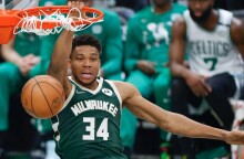 Ο Γιάννης Αντετοκούνμπο