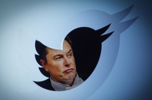 Εξαγορά του Twitter από τον Έλον Μασκ: Εντείνονται οι εικασίες για επικείμενη κατάρρευση της πλατφόρμας - Εκατοντάδες εργαζόμενοι φέρονται να αποχωρούν.