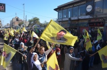 Διαμαρτυρία στη Συρία για τις τουρκικές αεροπορικές επιδρομές