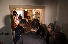 ΕΞΩΣΗ ΣΤΗΝ ΧΑΜΗΛΟΣΥΝΤΑΞΙΟΥΧΟ ΔΗΜΟΣΙΟΓΡΑΦΟ ΙΩΑΝΝΑ ΚΟΛΟΒΟΥ ΠΟΥ ΕΧΑΣΕ ΤΟ ΣΠΙΤΙ ΣΕ ΠΛΕΙΣΤΗΡΙΑΣΜΟ ΓΙΑ ΧΡΕΗ 15.000 ΕΥΡΩ