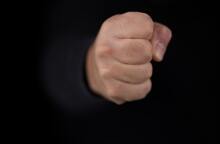 Γροθιά - Ξυλοδαρμός