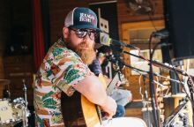 Ο τραγουδιστής Τζέικ Φλιντ