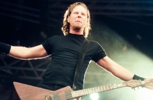 Η δεύτερη συναυλία των Metallica στην Ελλάδα, τον Ιούνιο του 1999, στην Αθήνα, μαζί με τους Monster Magnet, στο γήπεδο του Απόλλωνα Αθηνών, στη Ριζούπολη, μέσα από σπάνιες φωτογραφίες του Χρήστου Κισατζεκιάν.