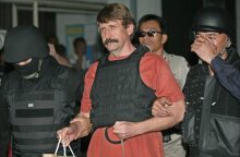 Ο Βίκτορ Μπουτ σε φυλακή της Μπανγκόκ