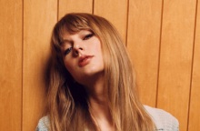 Taylor Swift: Τα ρεκόρ που έσπασε το 2022 με το άλμπουμ «Midnights» και οι μεγάλες διακρίσεις της.