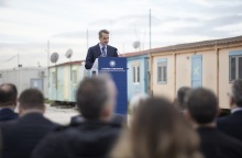 Παρουσία του πρωθυπουργού Κυριάκου Μητσοτάκη, ο δήμος Αθηναίων παρέλαβε την έκταση του Ελαιώνα από το υπουργείο Μετανάστευσης και Ασύλου - Τα επόμενα βήματα.