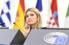Qatargate: Καθαιρέθηκε από την αντιπροεδρία του Ευρωκοινοβουλίου η Εύα Καϊλή - Ποιοι είναι οι 3 ευρωβουλευτές που διαφοροποιήθηκαν στην ψηφοφορία.