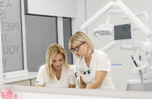 τεχνίτριες δοντιών