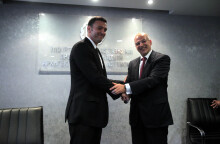 Δένδιας και Κικίλιας οι δύο πρώτοι σε δημοφιλία της κυβέρνησης 