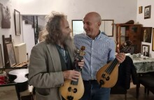 Ο Ψαραντώνης με τον Νίκο Χανιωτάκη και τις λύρες ανά χείρας