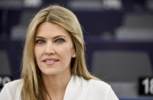 Qatargate: Ρεπορτάζ του Guardian για την Εύα Καϊλή και τις θέσεις της για το Κατάρ στην ευρωβουλή - Γιατί της δόθηκε το παρατσούκλι της «εκπροσώπου» του Εμιράτου.