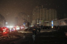 Νήπιο ανασύρθηκε νεκρό από τα χαλάσματα κτιρίου, που δέχτηκε ρωσικό χτύπημα στην πόλη Κριβί Ριχ, σύμφωνα με ουκρανό αξιωματούχο - Αναφορές για τέσσερις νεκρούς.