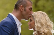 Δώρα Τσαμπάζη και Αλέξανδρος Νικολαΐδης σε φωτογραφία του γάμου τους