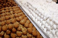 Μελομακάρονα και κουραμπιέδες