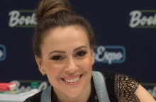 Αλίσα Μιλάνο: «Tα 50. Χωρίς φίλτρο και Χωρίς μακιγιάζ»