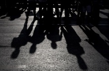 Οι σκιές πολιτών στο Σύνταγμα