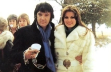 Νέες λεπτομέρειες για τον θάνατο του Elvis Presley