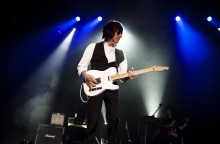 Τζεφ Μπεκ: Πέθανε ο θρυλικός Βρετανός κιθαρίστας - Συντετριμμένος ο Τζόνι Ντεπ, πώς σχολιάζουν την απώλεια Μικ Τζάγκερ, Ρόνι Γουντ και άλλοι διάσημοι μουσικοί.