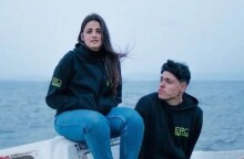 Η Σάρα Μαρντίνι και ο Seán Binder δικάζονται στη Λέσβο